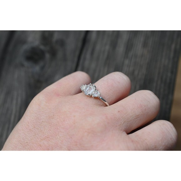 Alternative Engagement Ring Raw Stone Ring Rough Uncut Diamond Ring Mode… - Picture 5 of 5
